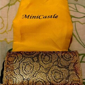 Minicastle Beautiful rhinestone clutch. New